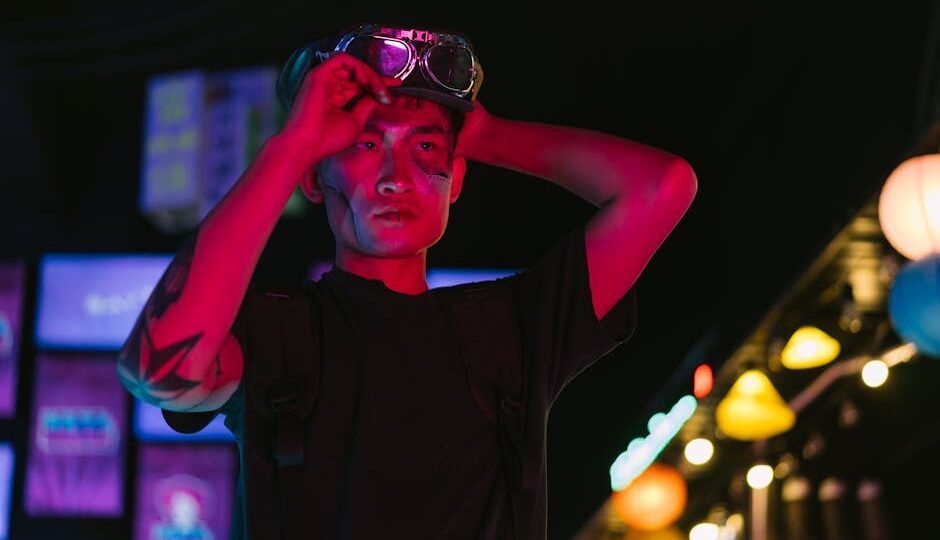 How to Spot a Time Traveler: 6 Clues to Look For in 2026