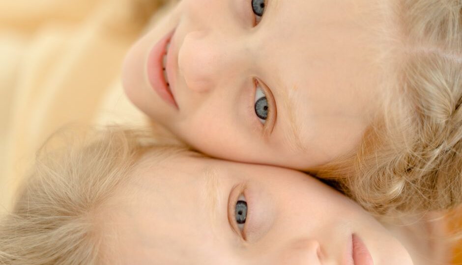 The 2026 Telepathic Twins Mystery: When Minds Connect in the Most Bizarre Ways